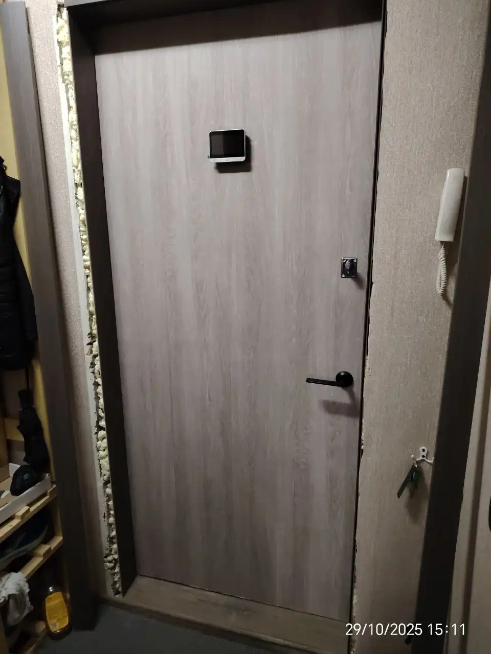 Продам железную дверь