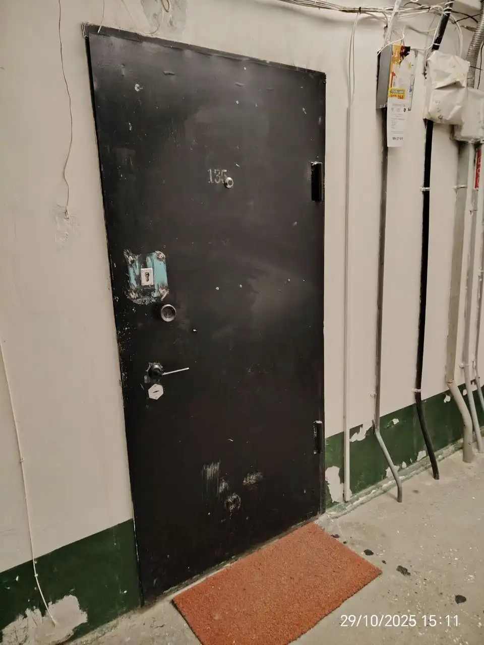 Продам железную дверь