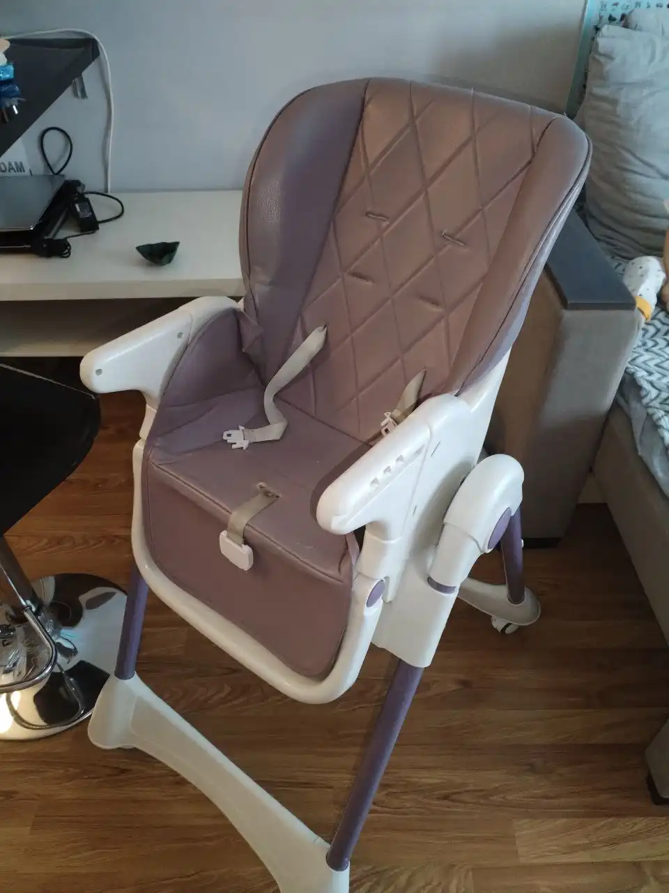 Стул для кормления ребенка с регулировками