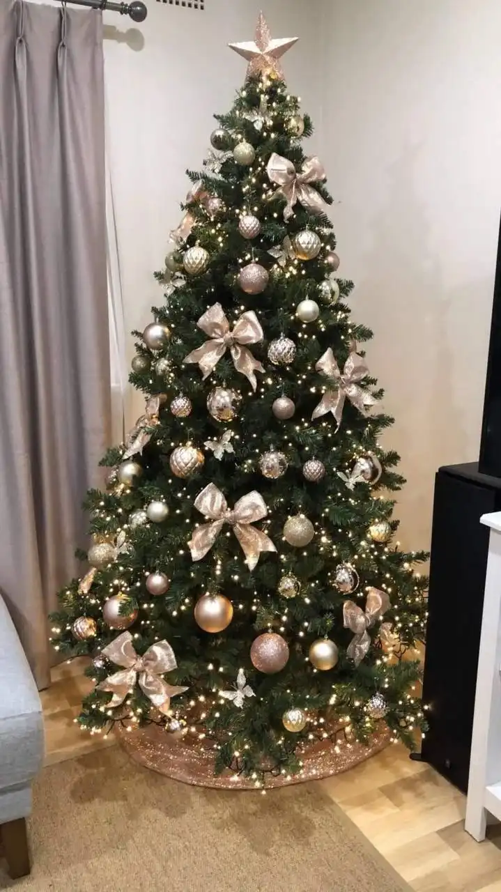 Продажа искусственной елки 2,1 м отличного состояния