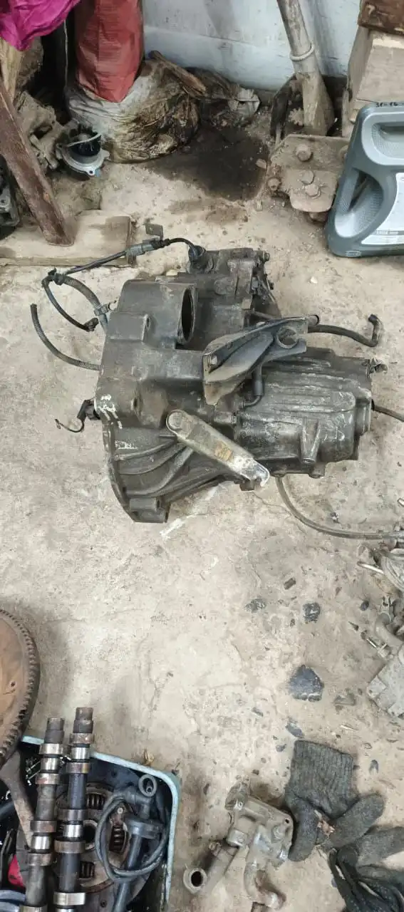 Продажа запчастей на Nissan 1994 года