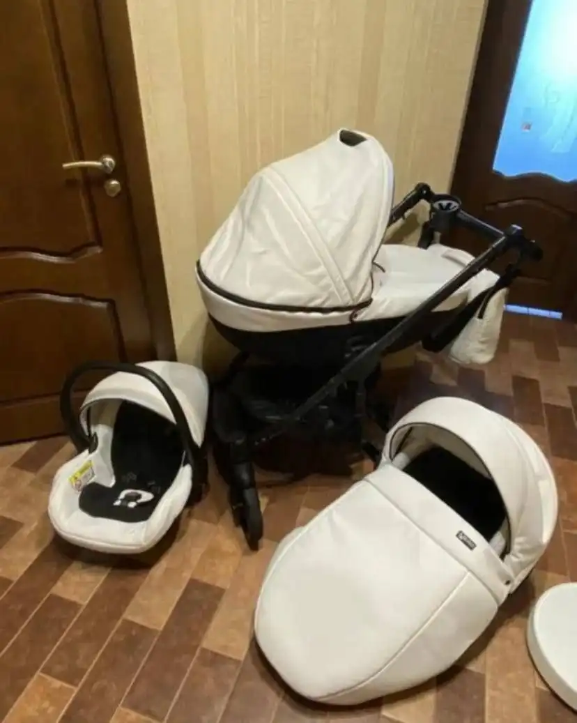 Детская коляска 3 в 1 с аксессуарами