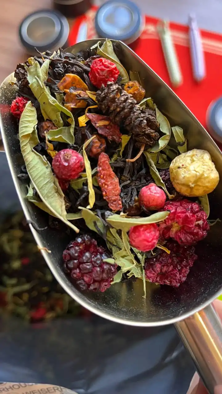 Подарочные наборы с чаем и сладостями