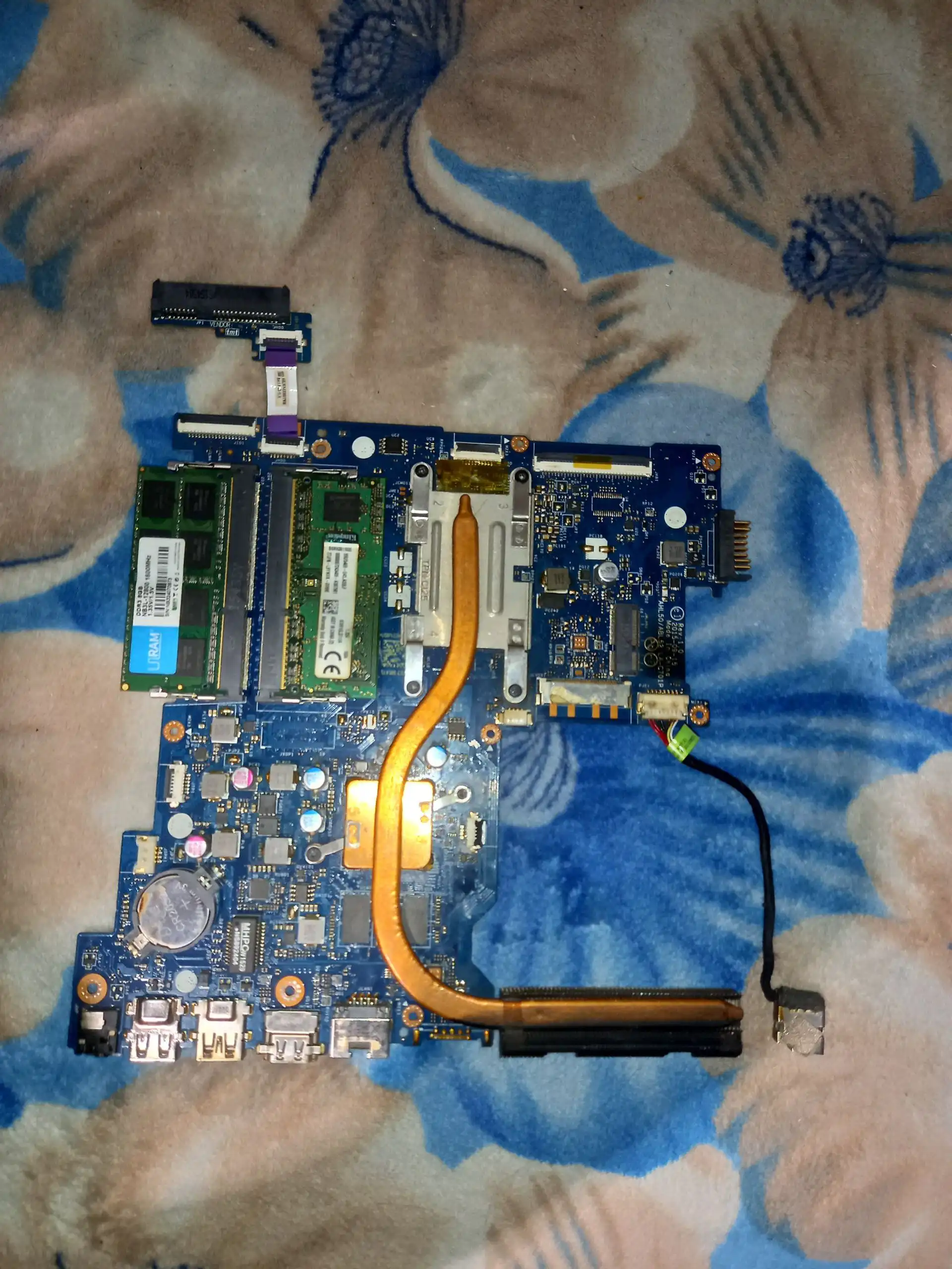 Продажа материнской платы от ноутбука HP