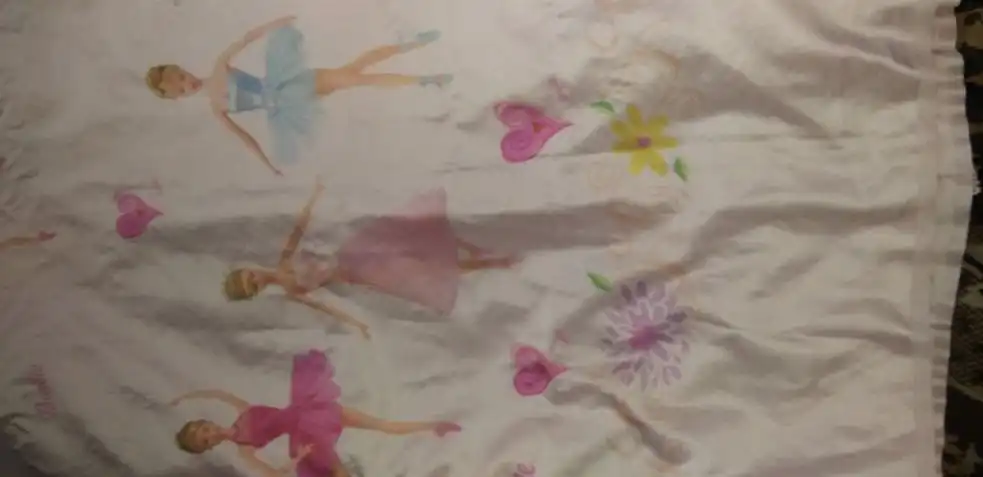 Две готовые шторы в детскую комнату