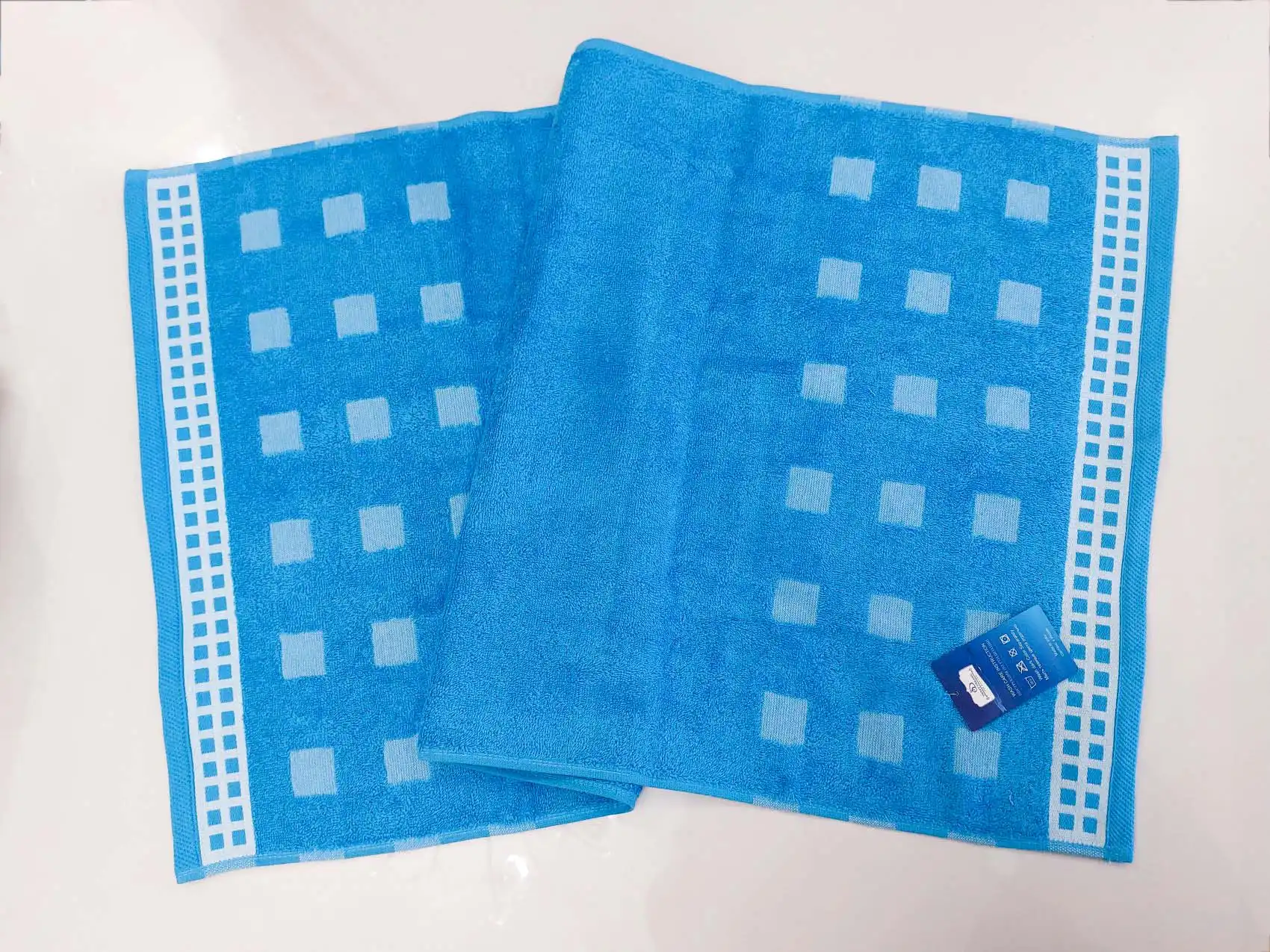 Продажа новых махровых полотенец из хлопка