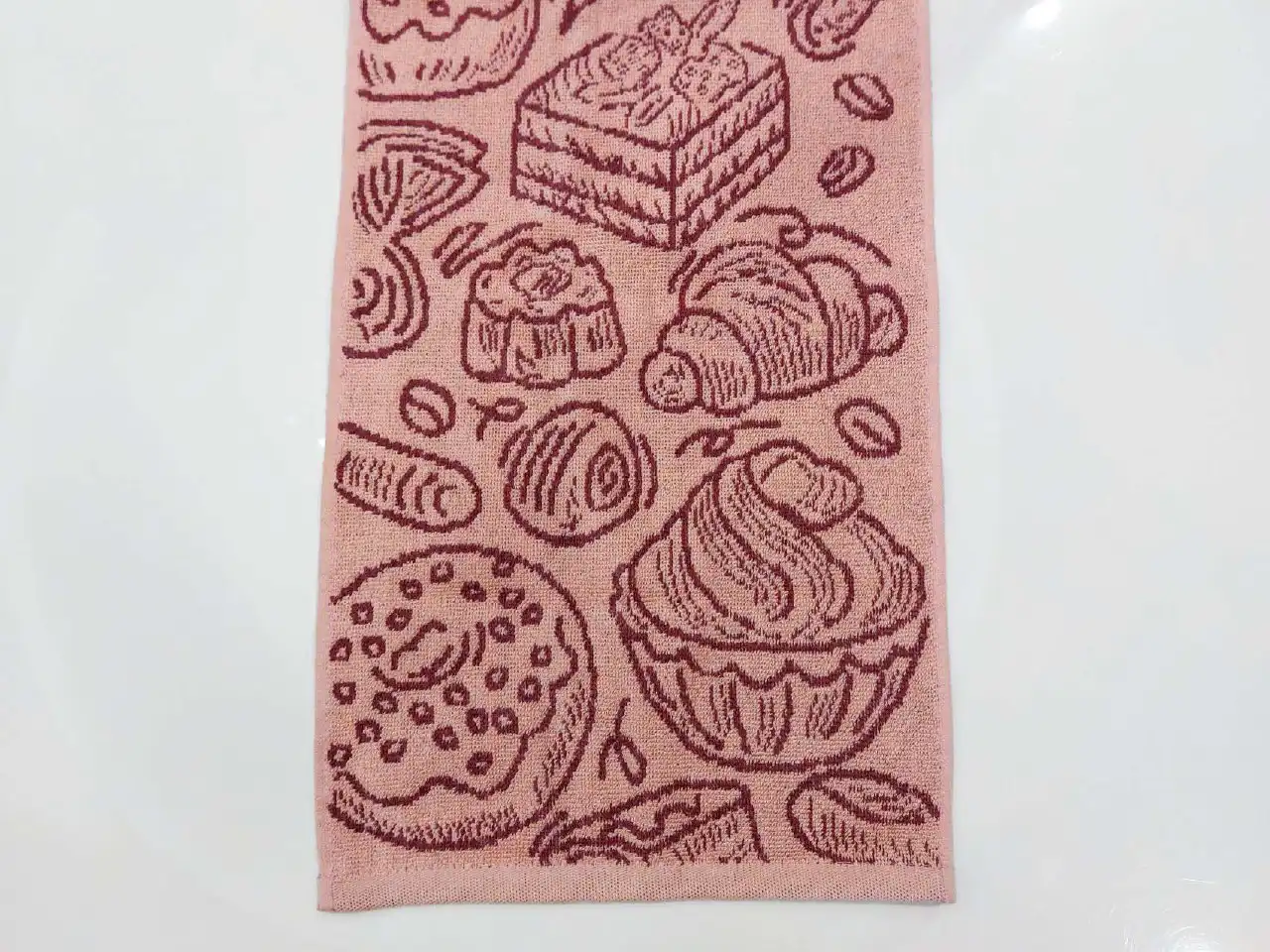 Продажа новых махровых полотенец из хлопка