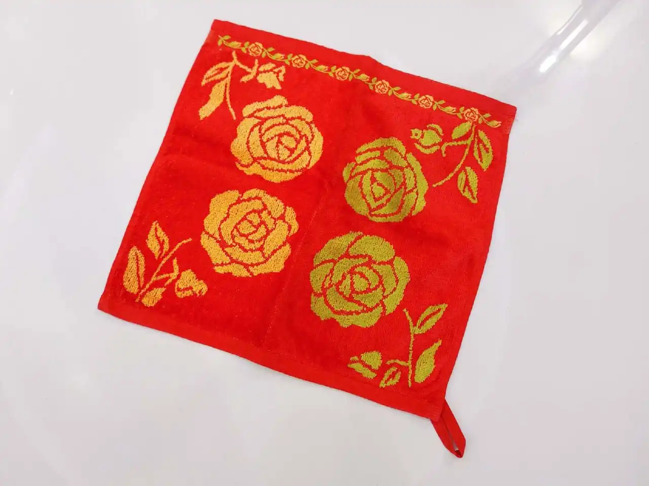 Продажа новых махровых полотенец из хлопка