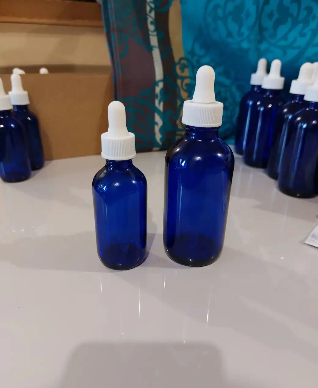 Стеклянный флакон с мерной пипеткой для эфирных масел и косметики