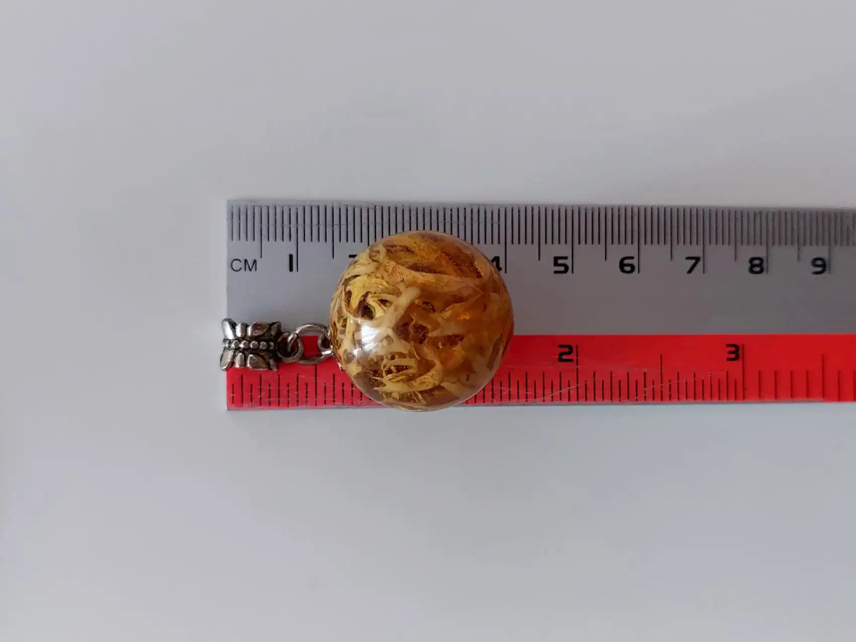 Новые подвески с живыми растениями в эпоксидной смоле