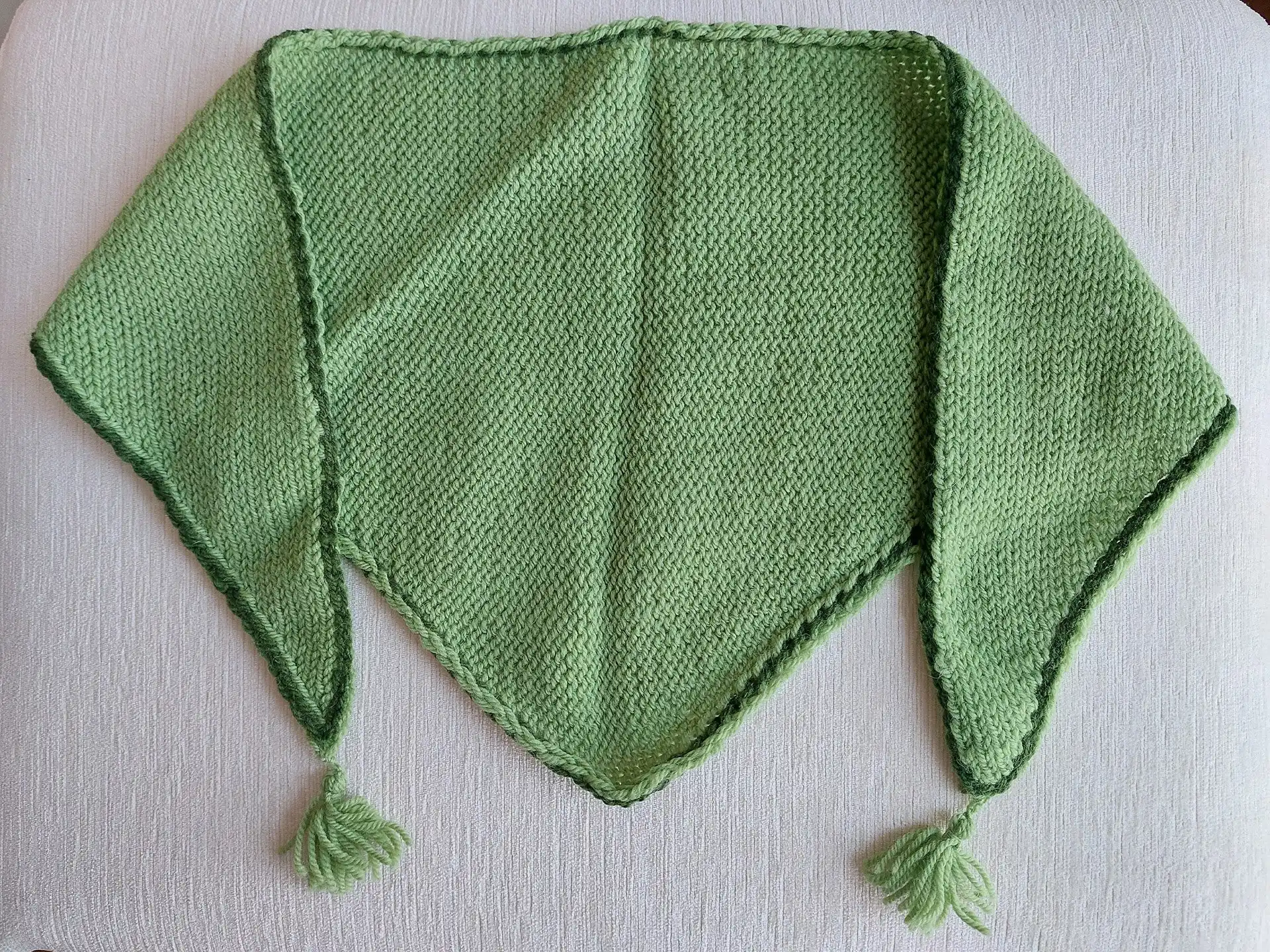 Продам шерстяную шапку с косынкой и бантом