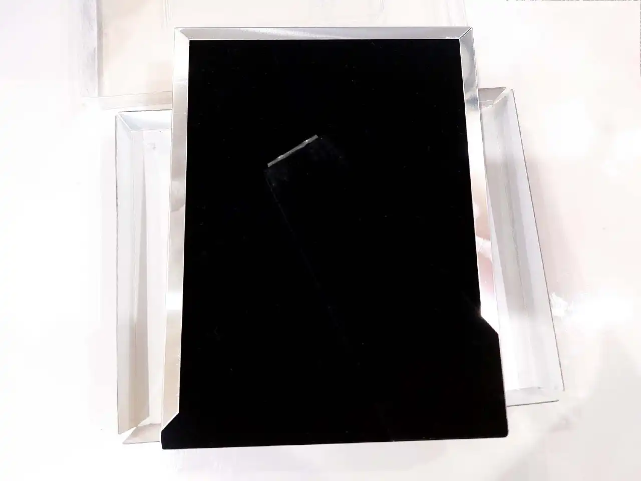 Продажа новых настольных и настенных фоторамок