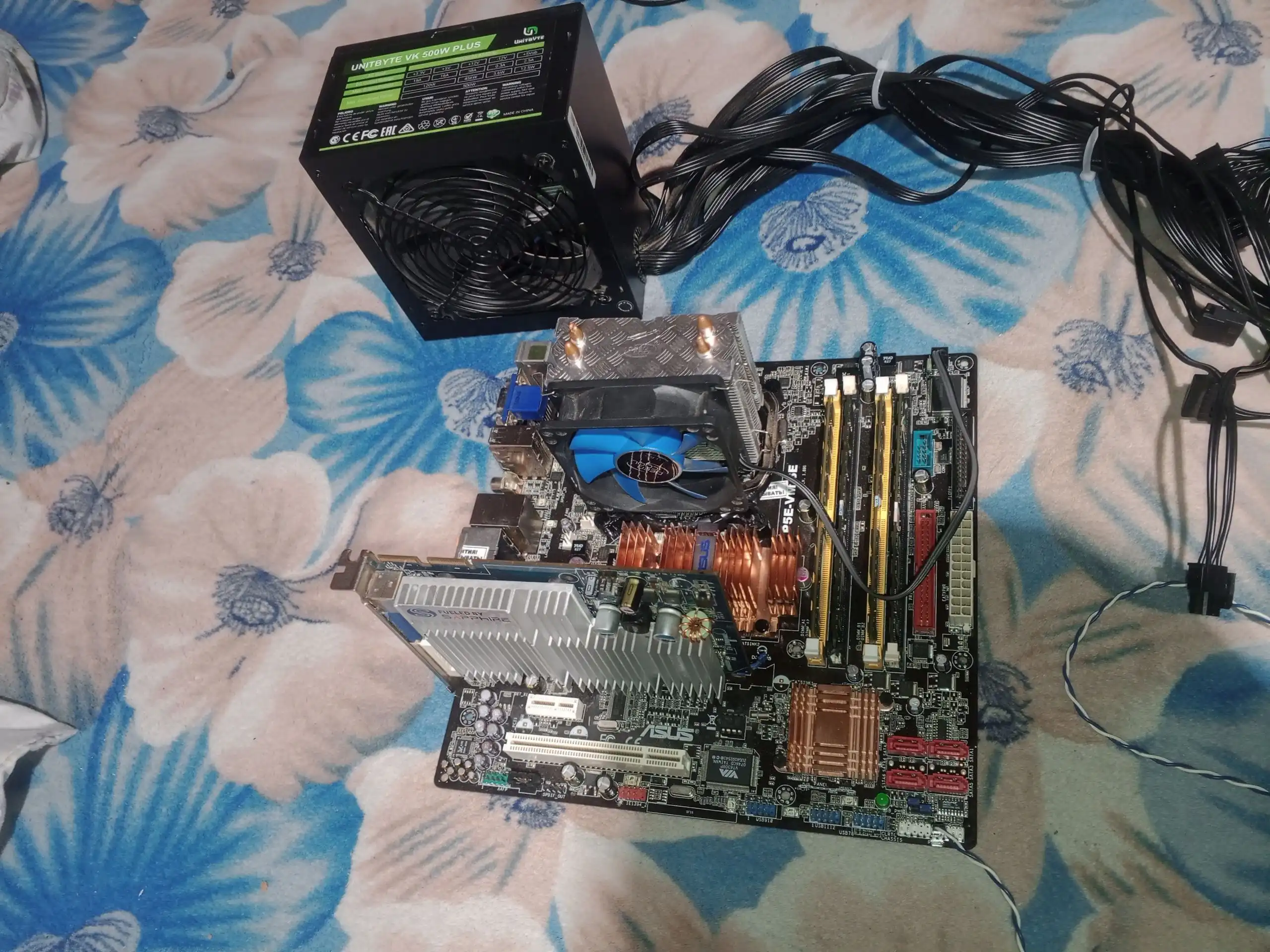 Продажа материнской платы с блоком питания и видеокартой