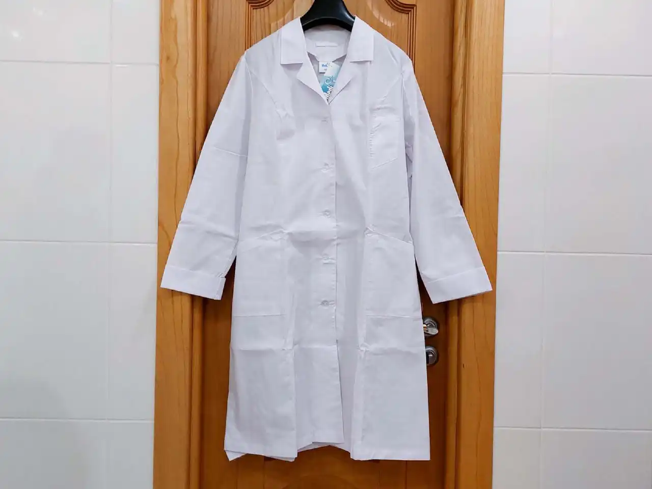 Продажа медицинских халатов MediS