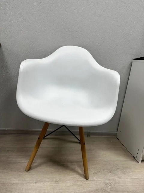 Стулья с треснутыми сиденьями - Барахолка в Томск