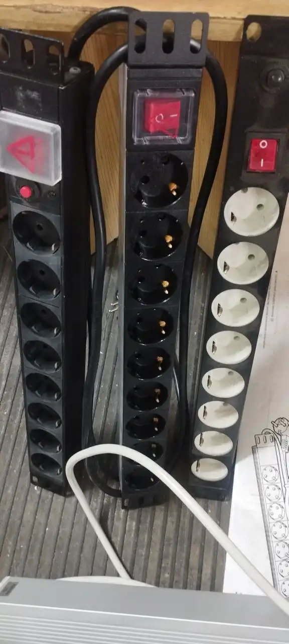 Стоечные блоки распределения питания