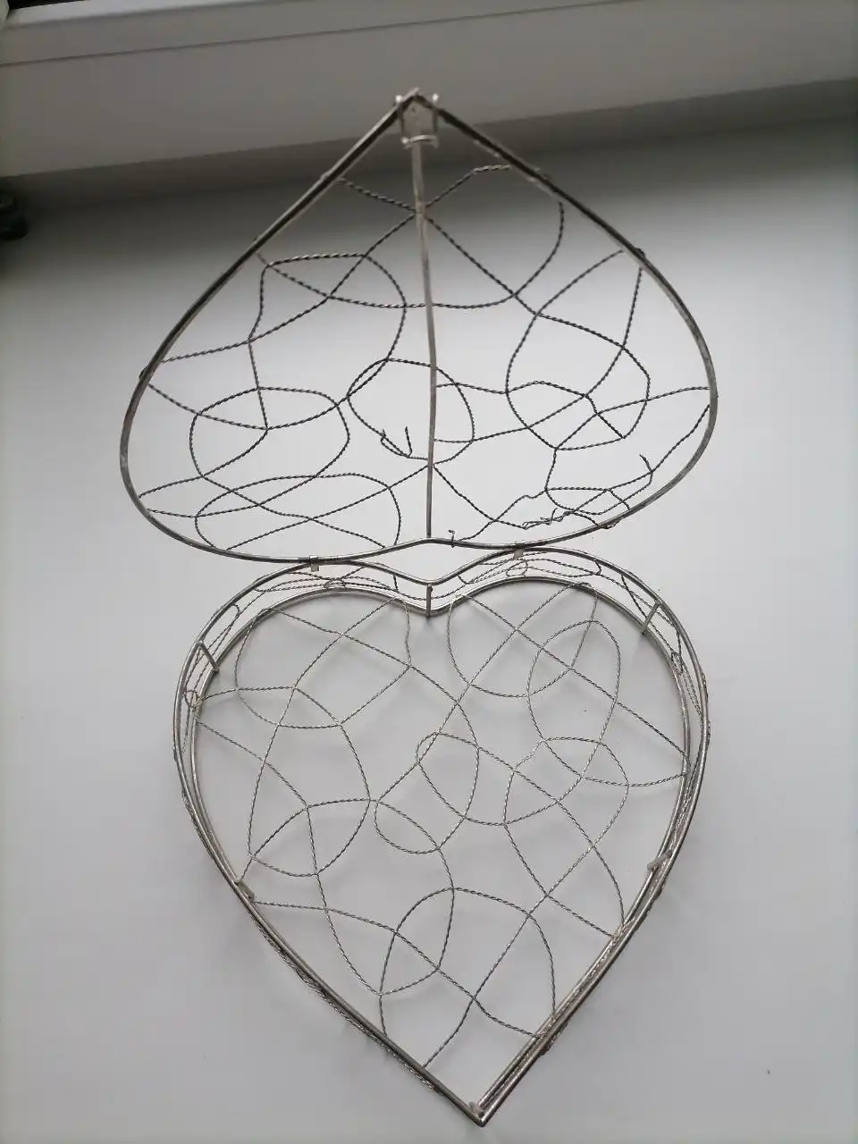 Продам шкатулку проволочную