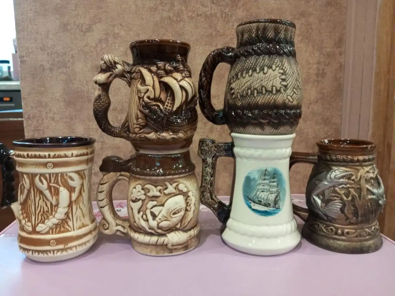 Продажа газовой плиты и коллекции пивных кружек - Барахолка в Томск