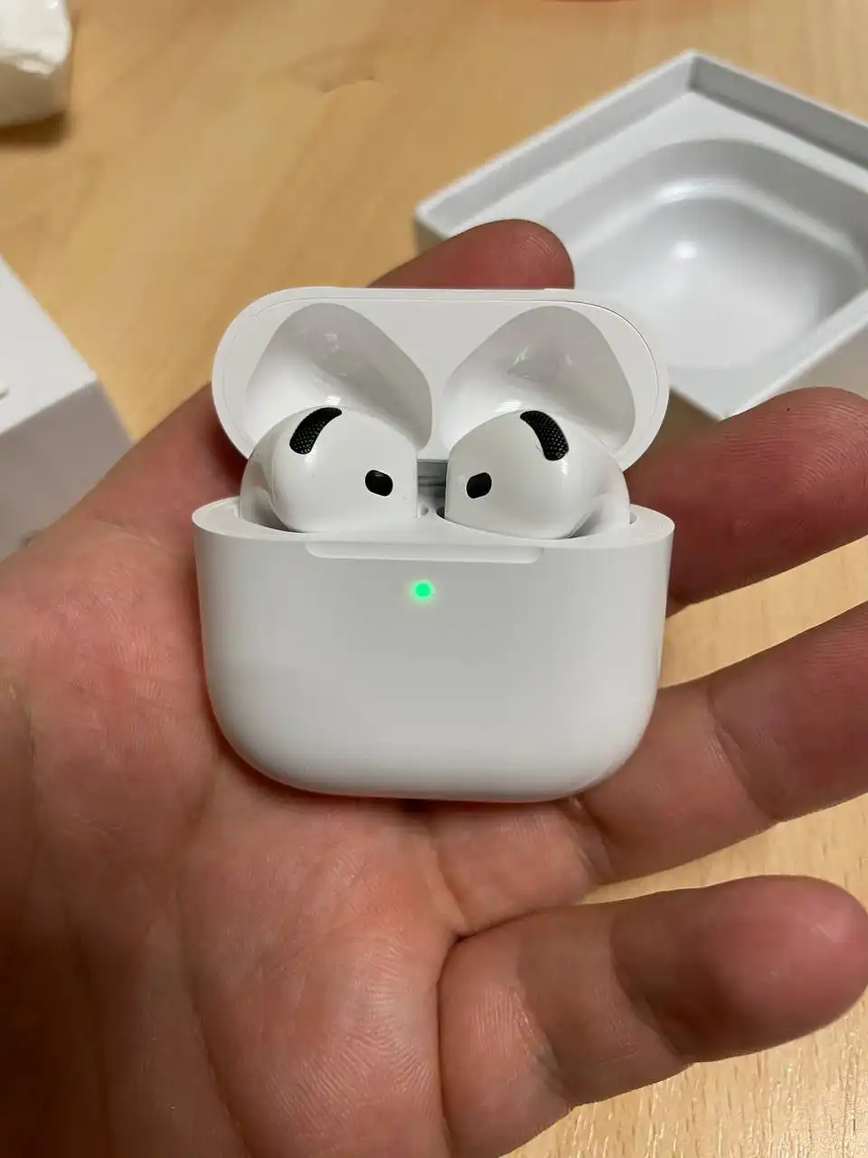 Продажа наушников AirPods 4 (реплика) - Наушники (Электроника) в Томск