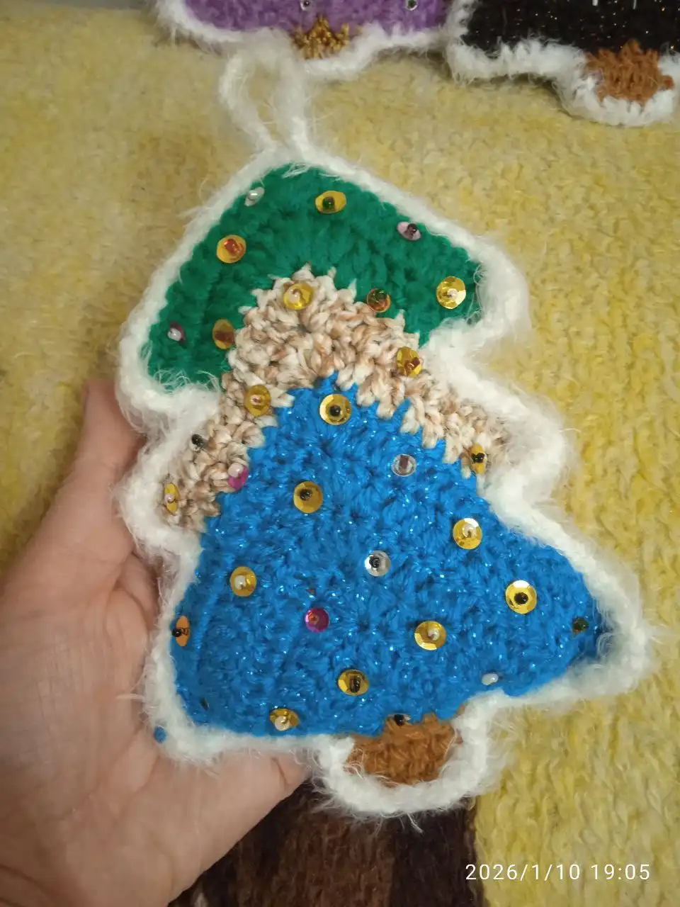 Вязаные ёлочки с декором - Рукоделие (Барахолка) в Томск