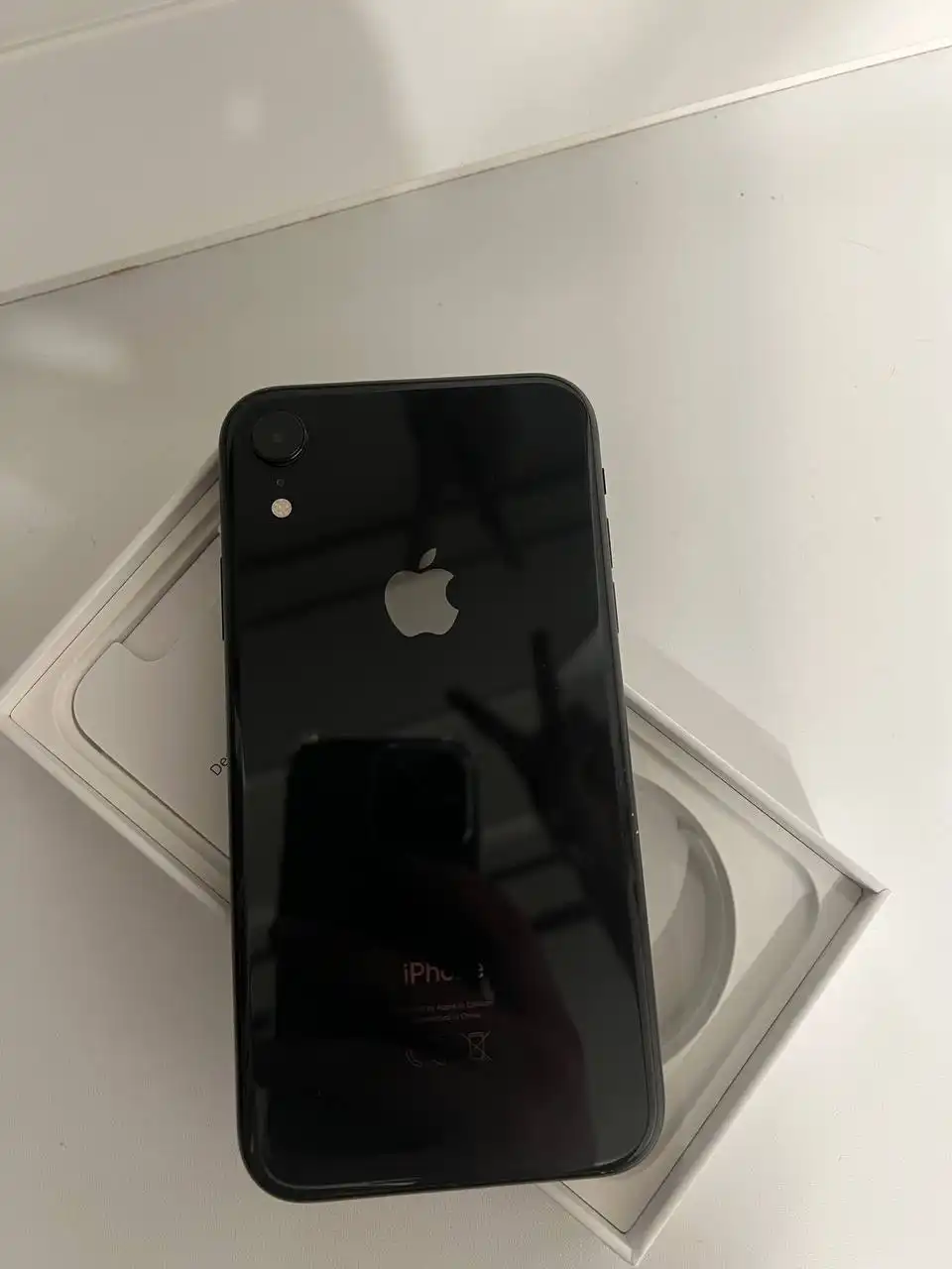 IPhone XR 64гб с мелкими коцками, аккумулятор 74% - Смартфоны (Электроника) в Томск