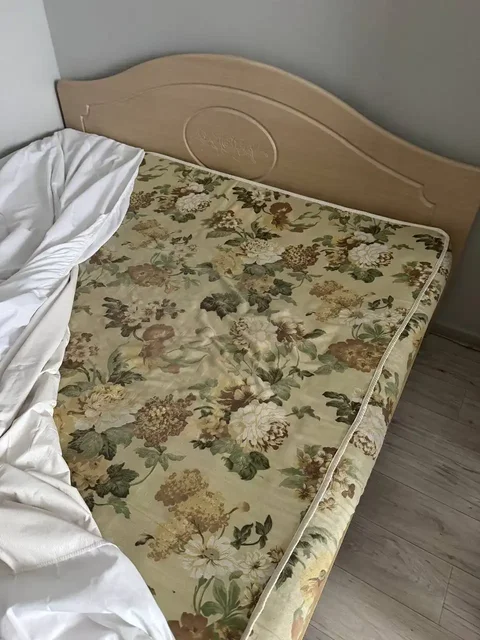 Продам матрас 160 на 200 - Барахолка в Томск