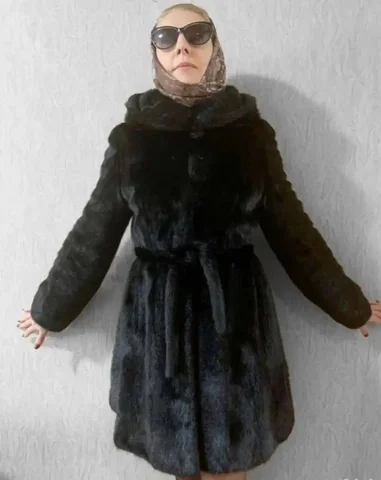 Продам норковую шубу с капюшоном - Комбинезоны в Томск