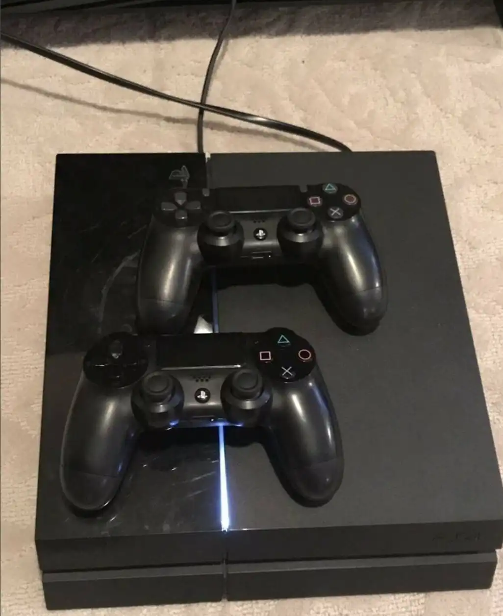 Продам PlayStation 4 в Томске - Игровые приставки (Электроника) в Томск