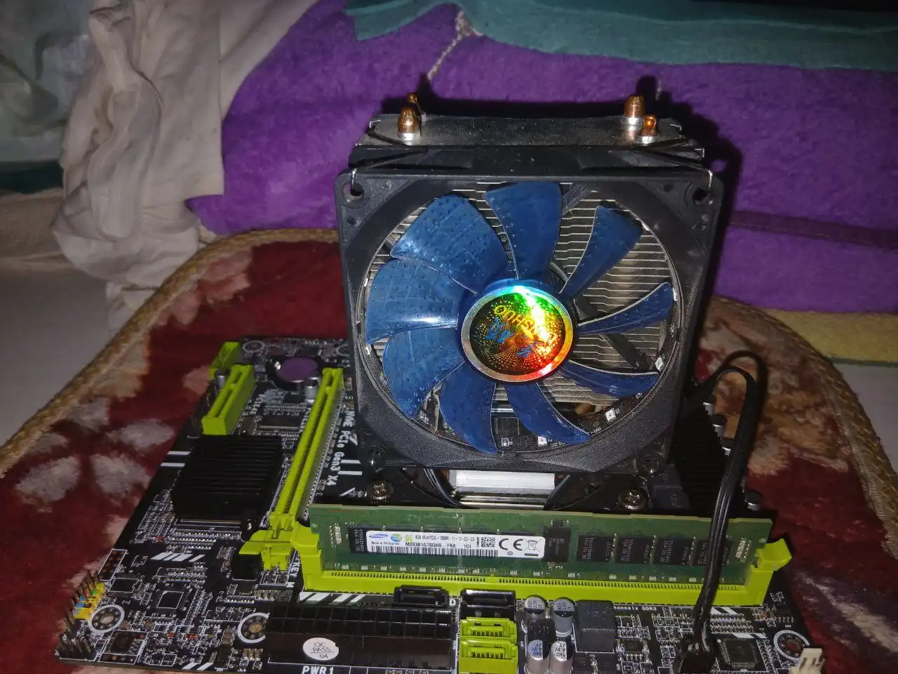 Продам материнскую плату с комплектующими - Компьютерные комплектующие (Электроника) в Томск