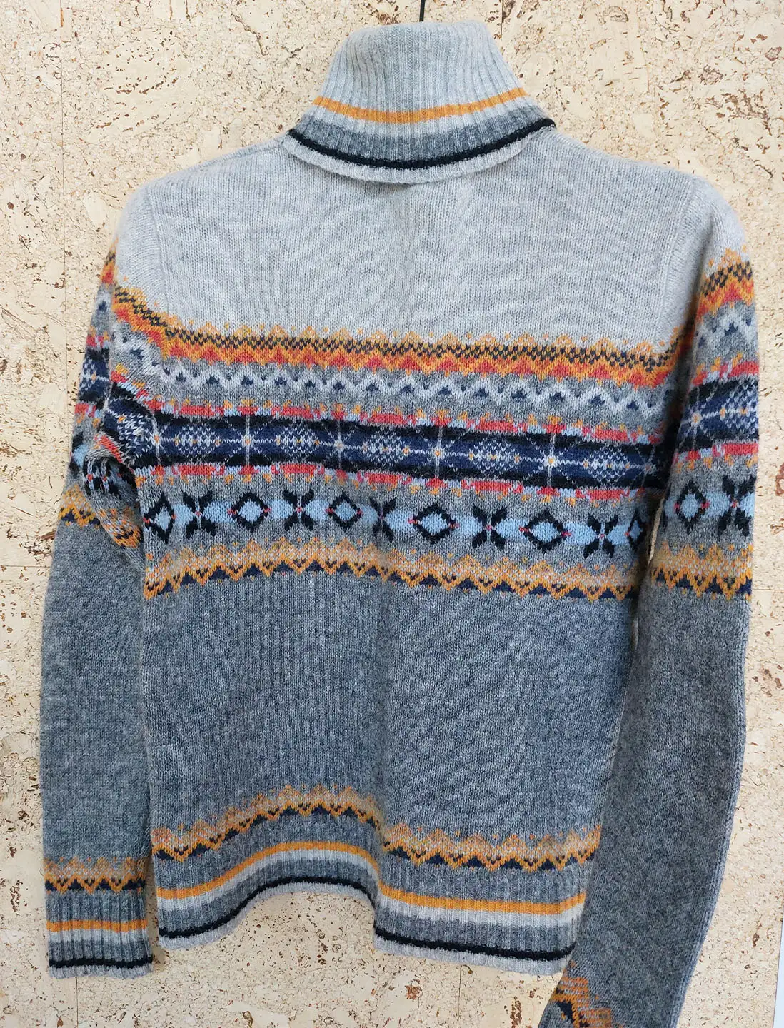 Продам теплый свитер лопапейса - Верхняя одежда (Одежда) в Томск