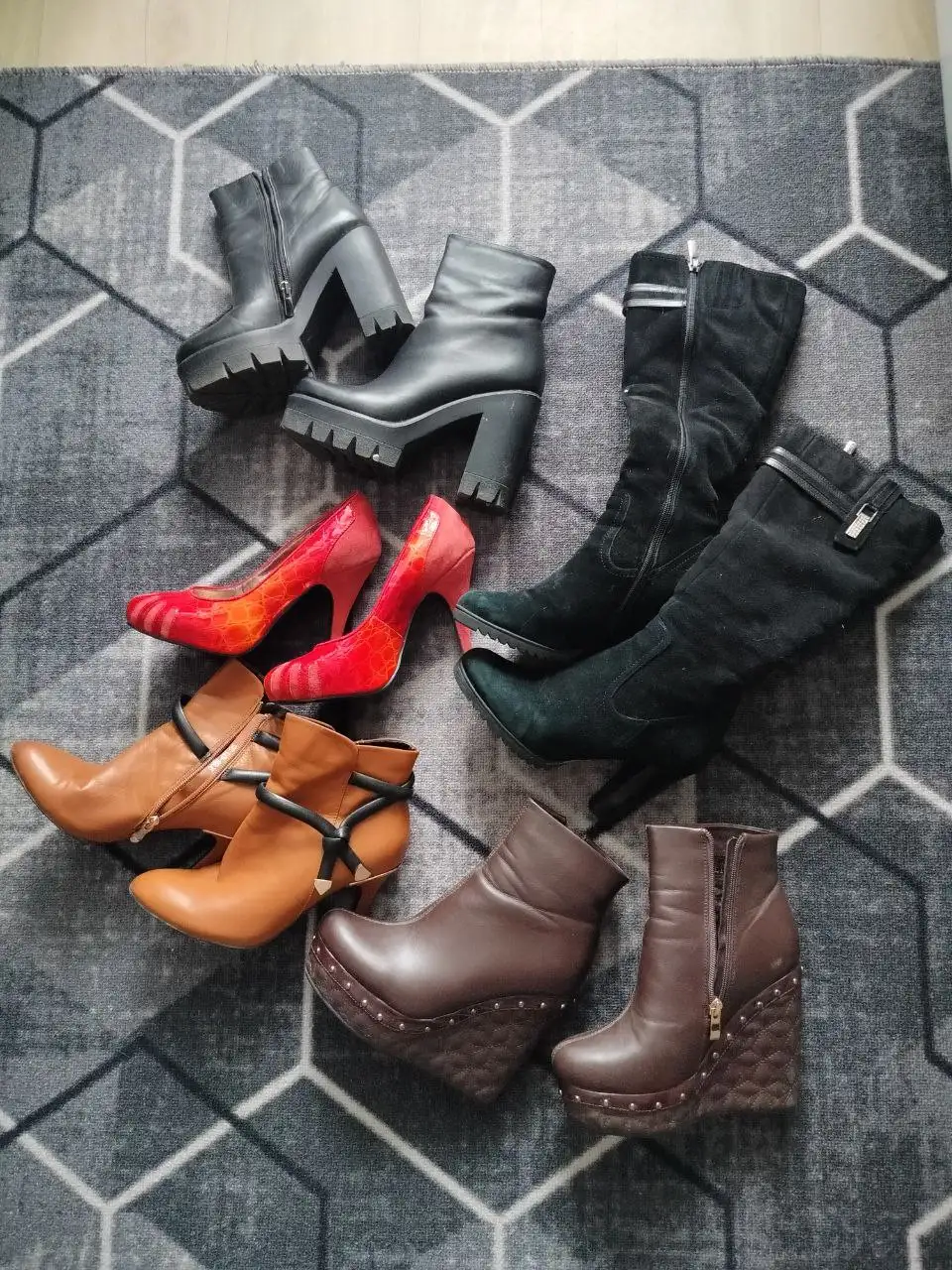 Продам обувь 35 размер: сапоги зимние, туфли, ботильоны - Обувь (Одежда) в Томск