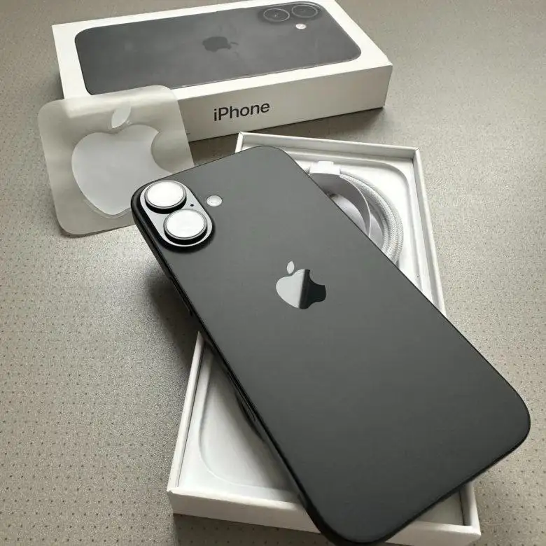 Продажа iPhone 16 128 ГБ черного цвета - Смартфоны и телефоны (Электроника) в Томск