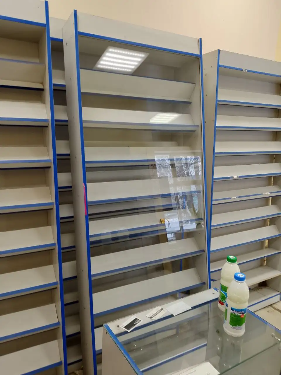 Продам стеллажи и стойку продавца - Барахолка в Томск