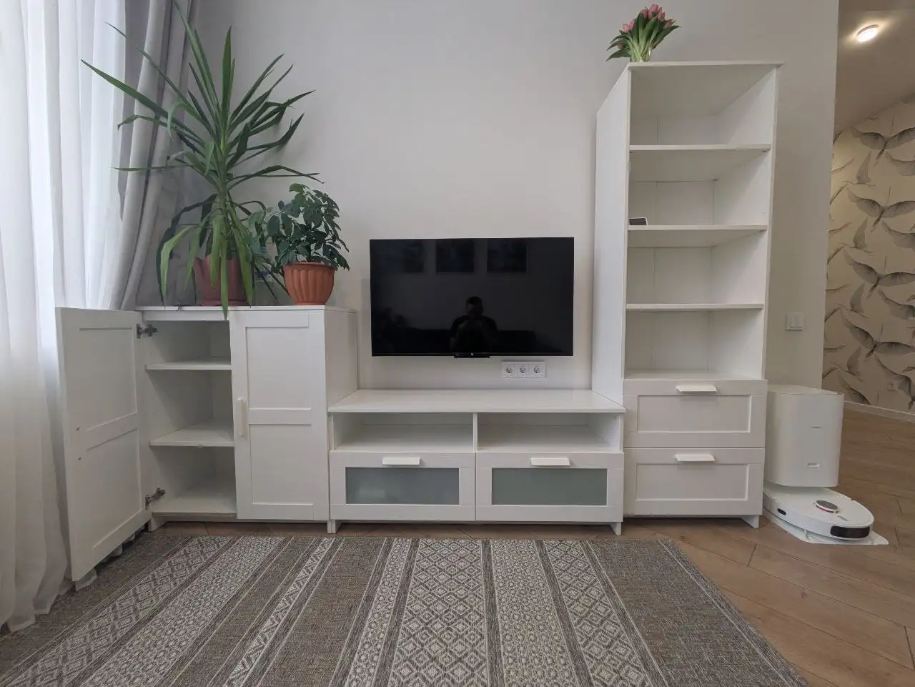 Продам шкафы IKEA BRIMNES для ТВ - Мебель (Для дома и дачи) в Томск