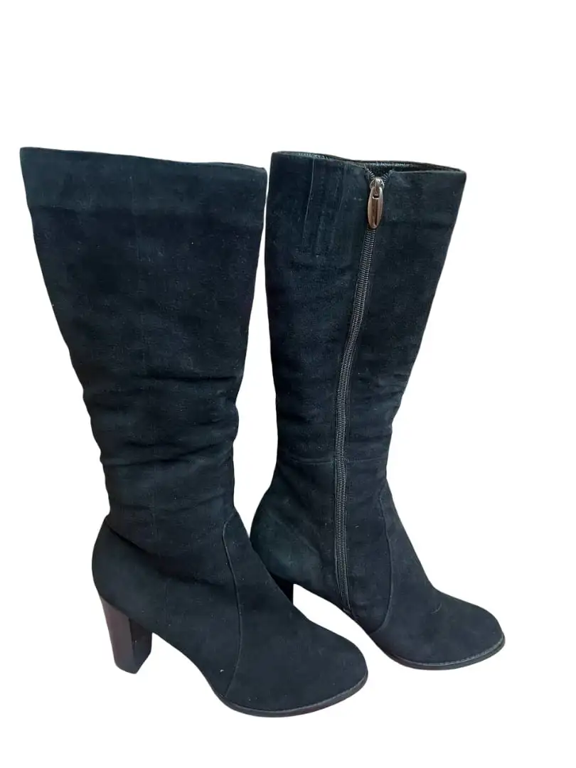 Продам сапоги зимние натуральная замша мех овечий - Обувь (Одежда) в Томск