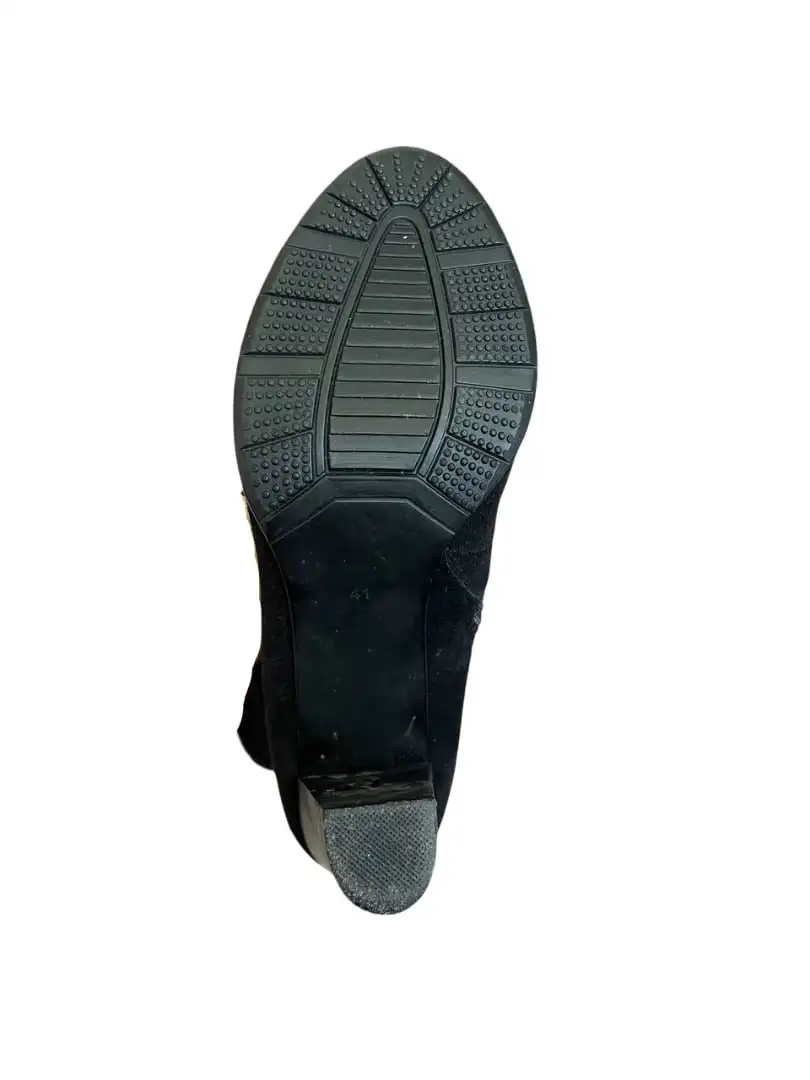 Продам сапоги зимние натуральная замша мех овечий - Обувь (Одежда) в Томск