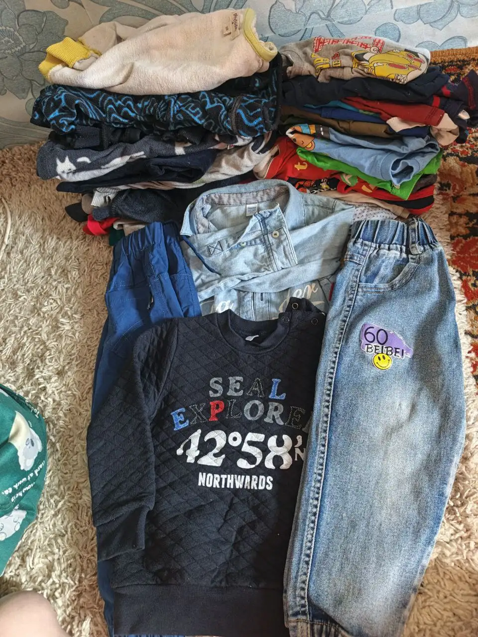 Отдам детские вещи для мальчика 98-104 и демисезонные куртки - Одежда для детей (Товары для детей) в Томск