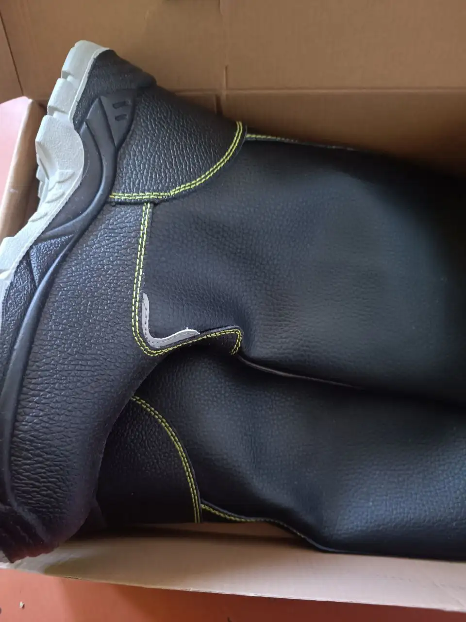 Новые кроссовки 42 размер - Обувь (Одежда) в Томск