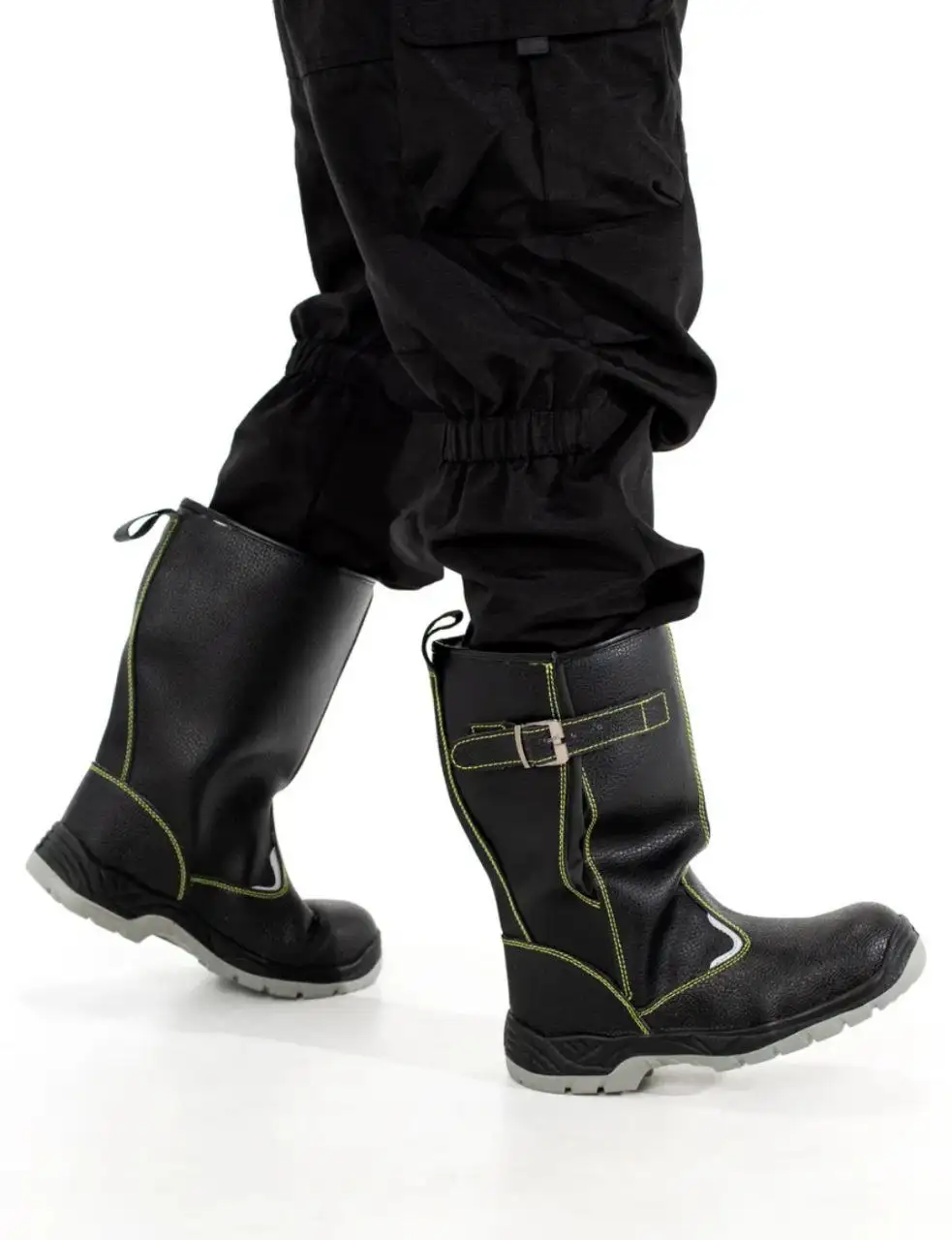 Новые кроссовки 42 размер - Обувь (Одежда) в Томск