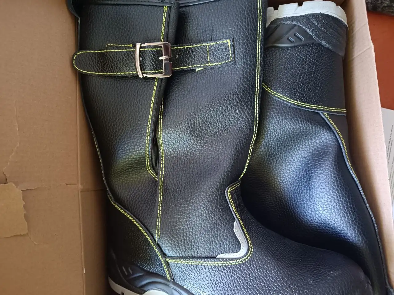 Продажа новых кроссовок 42 размера - Обувь (Одежда) в Томск