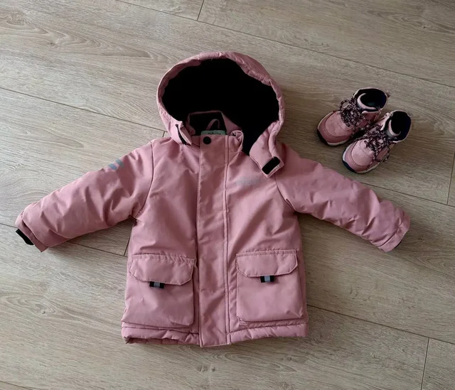 Теплая куртка и ботинки для девочки - Мужская одежда в Томск