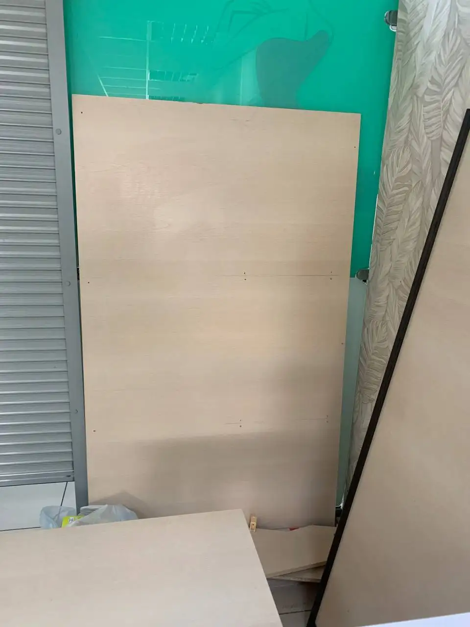 Отдам ЛДСП листы с полками и дверью - Мебель (Барахолка) в Томск