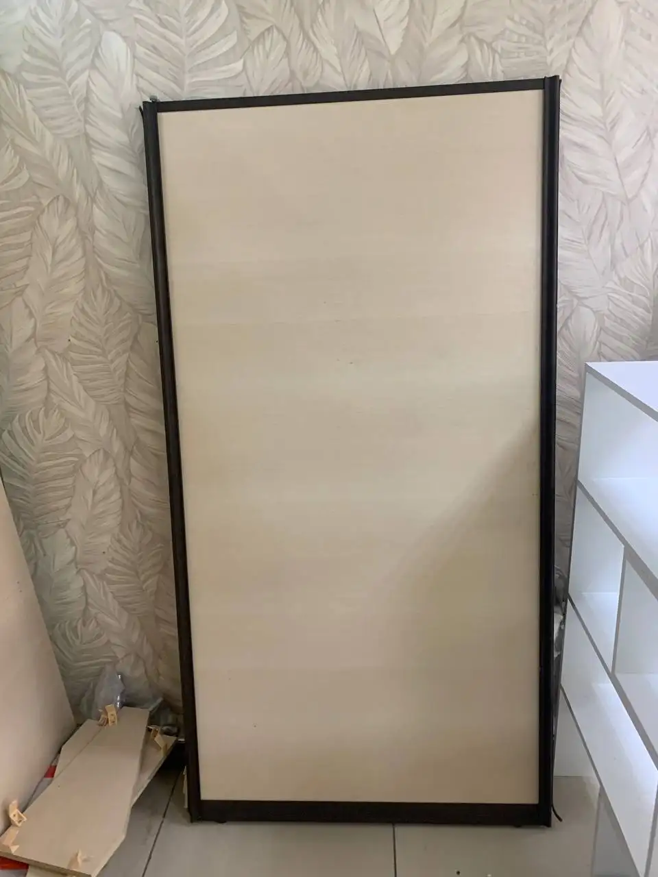 Отдам ЛДСП листы с полками и дверью - Мебель (Барахолка) в Томск