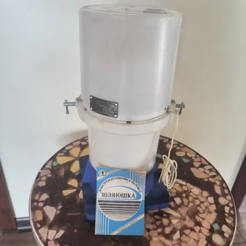 Маслобойка "Хозяюшка" в отличном состоянии - Текстиль в Томск