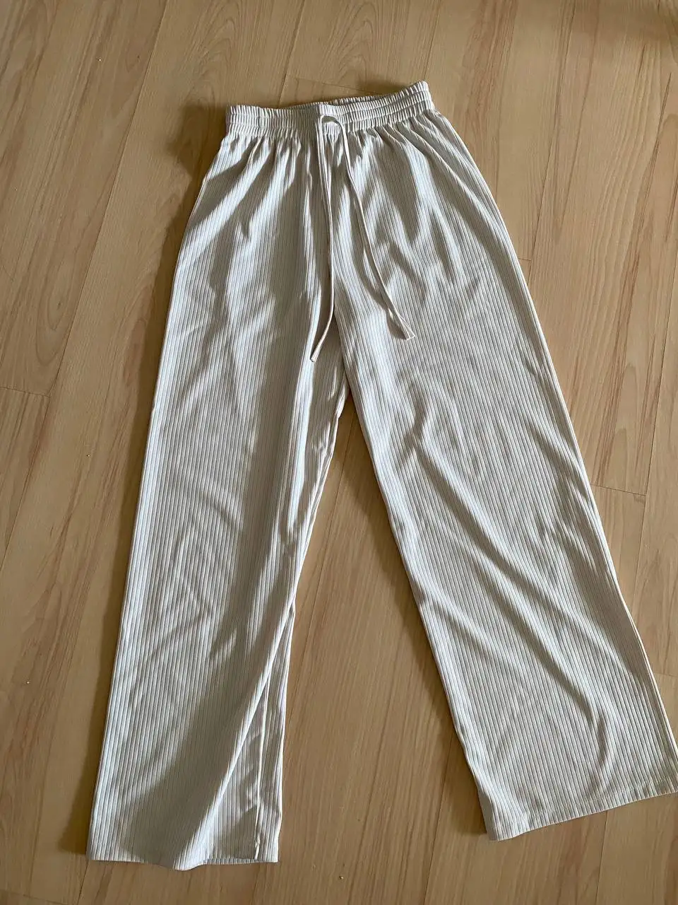 Продам джинсы, брюки палаццо и водолазку - Женская одежда (Одежда) в Томск