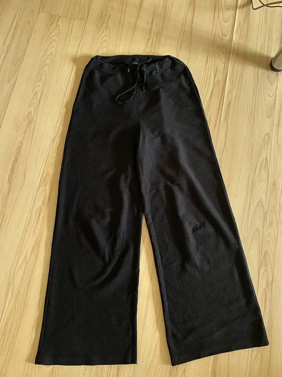 Продам джинсы, брюки палаццо и водолазку - Женская одежда (Одежда) в Томск