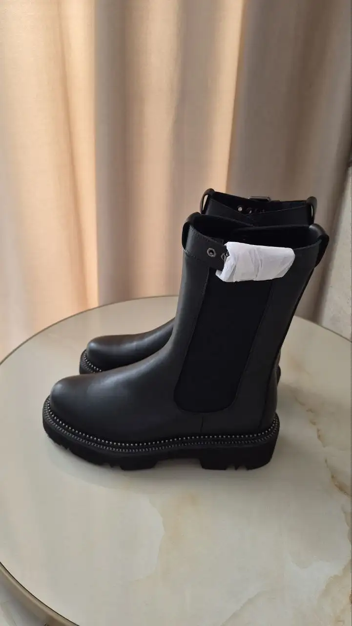 Продам новые демисезонные женские сапоги 38 размера - Обувь (Одежда) в Томск