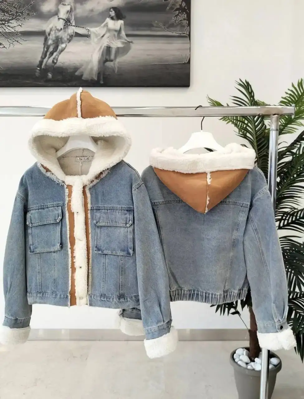 Новая джинсовая куртка с мехом - Верхняя одежда (Одежда) в Северск