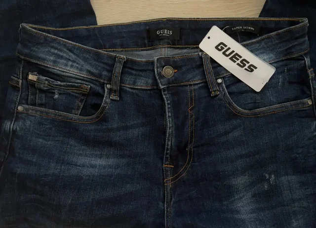 Новые зауженные джинсы Guess, размер W33 - частное объявление в Томск
