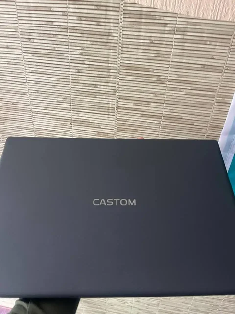 СРОЧНО продам ноутбук Castom - частное объявление в Томск